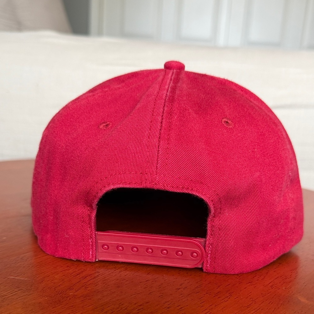 “Forrest Gump” Bubba Gump Shrimp Co. Red Logo Baseball Cap - Picture 2 of 6